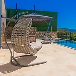 Conservative In Nature - Uzumlu, Kalkan Villa *